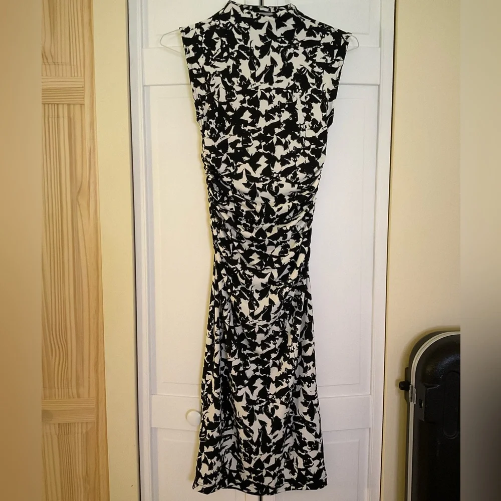 ❌FINAL❌ H&M Patterned Dress - Picture 3 of 6